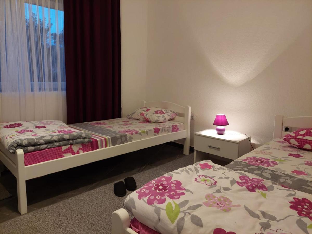 Apartman Amelaa Kulen Vakuf Buitenkant foto