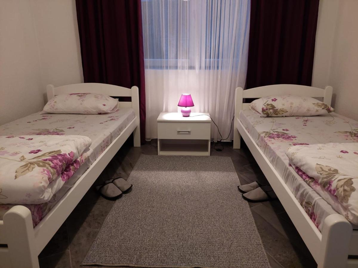 Apartman Amelaa Kulen Vakuf Buitenkant foto