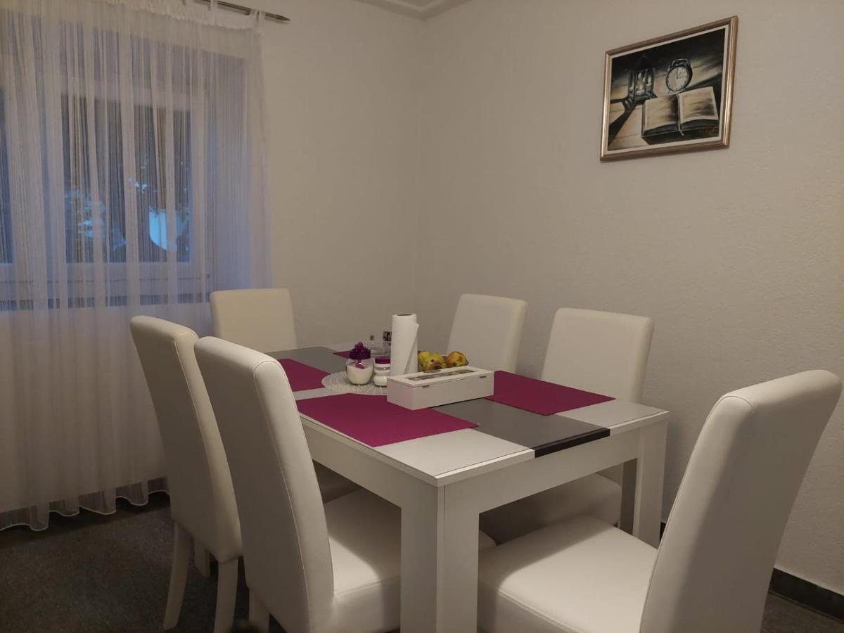 Apartman Amelaa Kulen Vakuf Buitenkant foto