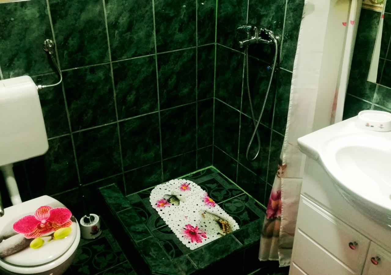 Apartman Amelaa Kulen Vakuf Buitenkant foto